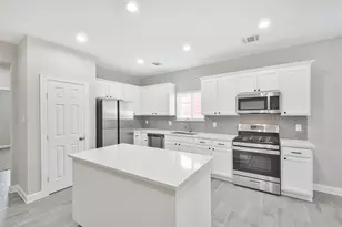 7524 E Maxroy St, Houston, TX 77088 - Photo 2