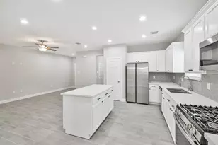 7524 E Maxroy St, Houston, TX 77088 - Photo 4