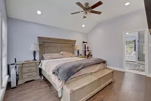 2514 S Mission Cir, Friendswood, TX 77546 - Photo 8