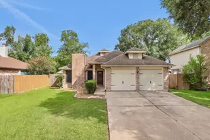 2514 S Mission Cir, Friendswood, TX 77546 - Photo 1