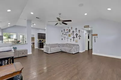 2514 S Mission Circle, Friendswood, TX 77546 - Photo 2