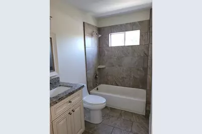 6918 Irvington Blvd #B, Houston, TX 77022 - Photo 14