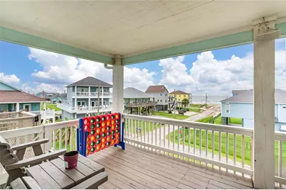 819 Eastview, Crystal Beach, TX 77650 - Photo 14
