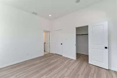 4713 Mallow Street #E/F, Houston, TX 77033 - Photo 12