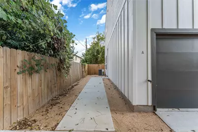 4713 Mallow Street #E/F, Houston, TX 77033 - Photo 24