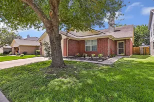 10423 Briar Patch St, Baytown, TX 77523 - Photo 2