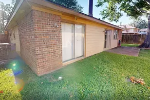 8110 Glorieta Dr, Houston, TX 77083 - Photo 10