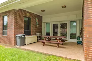 42 W Dansby Dr, Galveston, TX 77551 - Photo 8