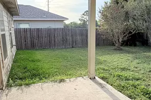 323 Annatto Ln, Crosby, TX 77532 - Photo 14