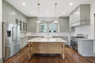 404 Avondale St, Houston, TX 77006 - Photo 2