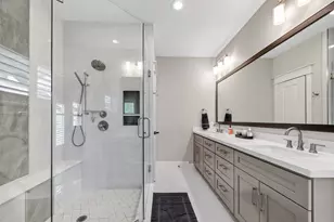 1102 W 15th St, Houston, TX 77008 - Photo 32