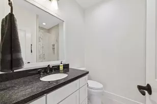 1102 W 15th St, Houston, TX 77008 - Photo 8