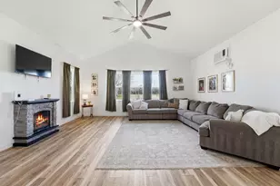 611 Reidland Rd, Crosby, TX 77532 - Photo 6