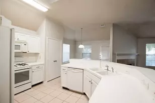 1606 Blossom Creek Ct, Houston, TX 77339 - Photo 2