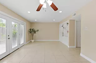 13132 Trail Hollow Dr, Houston, TX 77079 - Photo 14