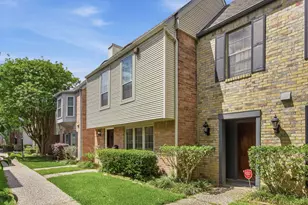 13132 Trail Hollow Dr, Houston, TX 77079 - Photo 2