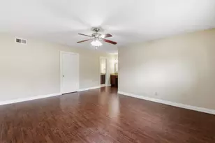 13132 Trail Hollow Dr, Houston, TX 77079 - Photo 18