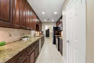 13132 Trail Hollow Dr, Houston, TX 77079 - Photo 10