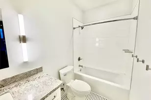 2102 Mechanic St, Galveston, TX 77550 - Photo 8