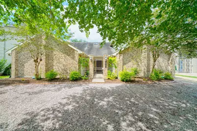 8018 Candle Lane, Houston, TX 77071 - Photo 2