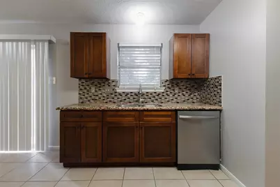10502 Mist Lane, Houston, TX 77070 - Photo 14
