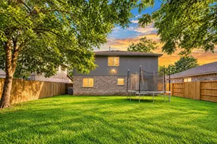 10502 Mist Ln, Houston, TX 77070 - Photo 2