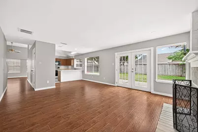 10414 Green Valley Ln, Houston, TX 77064 - Photo 16