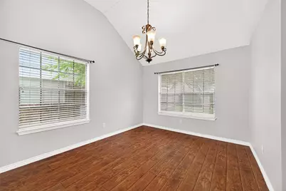 10414 Green Valley Ln, Houston, TX 77064 - Photo 10