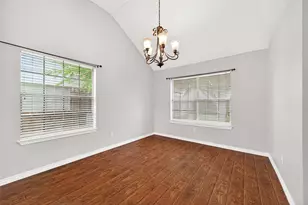 10414 Green Valley Ln, Houston, TX 77064 - Photo 10