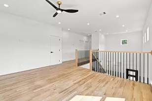 6613 Merry Ln, Houston, TX 77023 - Photo 32