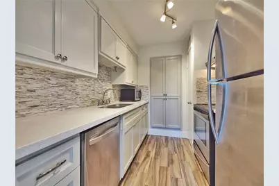 600 19th Street #16, Galveston, TX 77550 - Photo 8