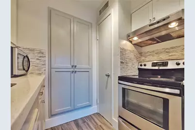 600 19th Street #16, Galveston, TX 77550 - Photo 10