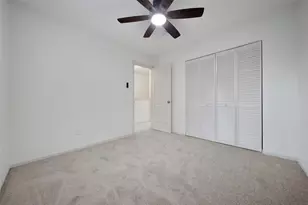 34 Village Knoll Pl, The Woodlands, TX 77381 - Photo 24