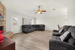 754 Sugar Hill Dr, La Porte, TX 77571 - Photo 4