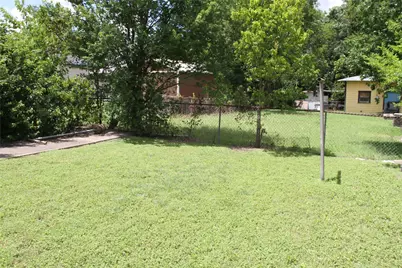 708 S 32nd Street, Temple, TX 76501 - Photo 4