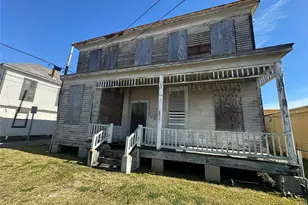 414 Christopher Columbus Blvd, Galveston, TX 77550 - Photo 1