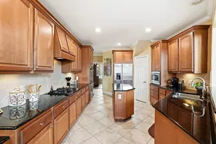 8111 Highland Green Dr Dr, Sugar Land, TX 77479 - Photo 10