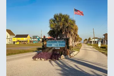 13031 Jolly Roger Drive, Freeport, TX 77541 - Photo 8