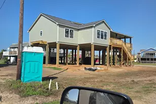 13031 Jolly Roger Dr, Freeport, TX 77541 - Photo 6