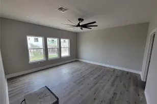 13031 Jolly Roger Dr, Freeport, TX 77541 - Photo 8
