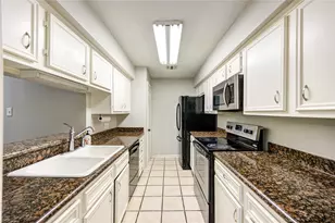 940 Wycliffe Dr, Houston, TX 77079 - Photo 36