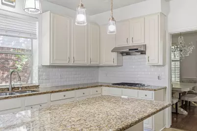 26 E Sterling Pond Circle, The Woodlands, TX 77382 - Photo 14