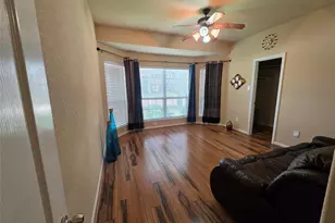 13316 Misting Falls Ln, Pearland, TX 77584 - Photo 4