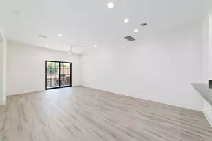 11942 S Hoa Sen Cir, Houston, TX 77072 - Photo 6