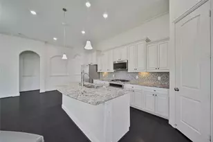 11030 Sarah Bluff Ln, Cypress, TX 77433 - Photo 10
