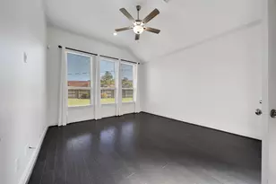 11030 Sarah Bluff Ln, Cypress, TX 77433 - Photo 16