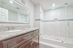 1918 Westcrest Dr, Houston, TX 77055 - Photo 30