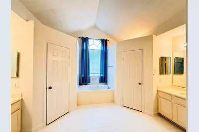 13606 Midfield Glen Court, Houston, TX 77059 - Photo 18