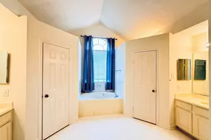 13606 Midfield Glen Ct, Houston, TX 77059 - Photo 18