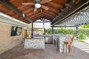 2711 Williamsburg Dr, Dickinson, TX 77539 - Photo 32